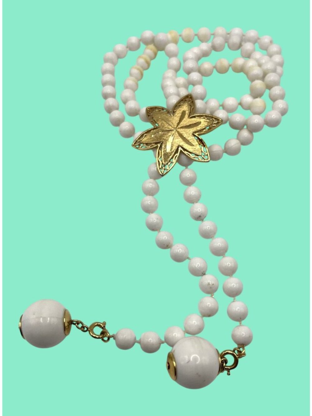 Sarah Coventry 42" White Beaded Necklace With Gold Tone Star Pendant - Picture 7 of 10